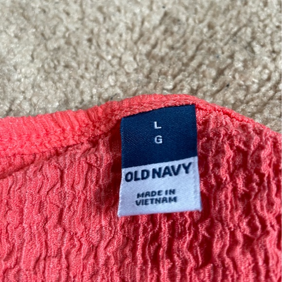 Old navy sleeveless blouse - Picture 2 of 2